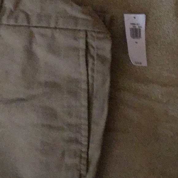 Old Navy Khaki Knee Shorts / Button / Zipper / Front Pockets / Change Pocket 🆕 - Picture 4 of 12